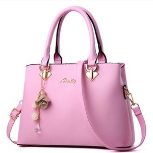Only Black purse 👛 left!!!!